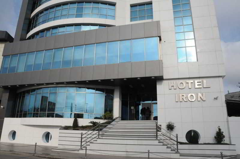 Iron Hotel Hokmeli Exterior foto