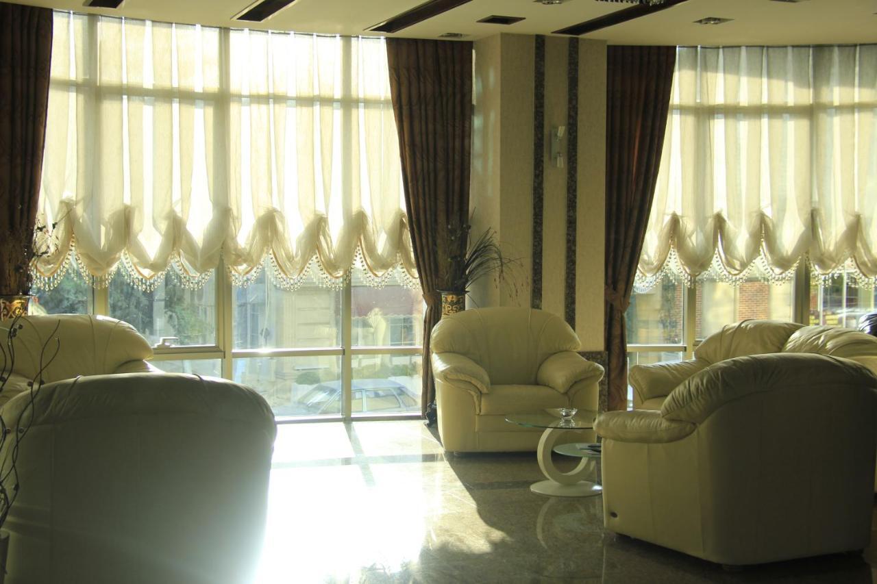 Iron Hotel Hokmeli Exterior foto
